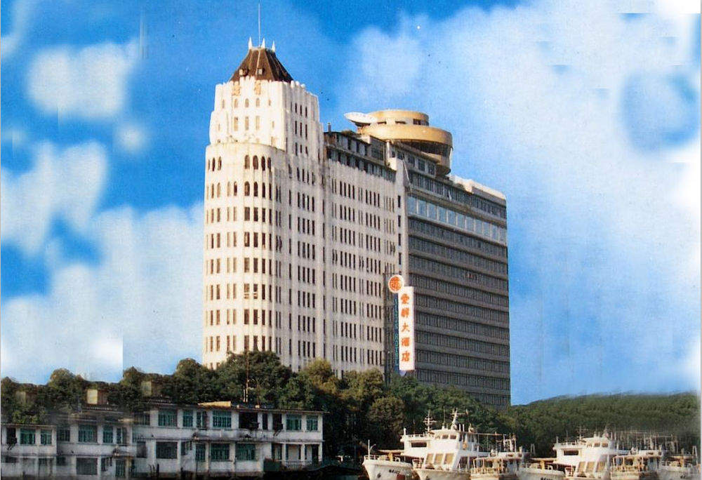 酒店園區(qū)類(lèi)停車(chē)場(chǎng)管理方案：特殊車(chē)輛分區(qū)引導(dǎo)、社會(huì)車(chē)輛合理收費(fèi)